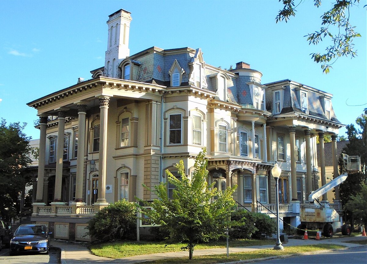 Franklin Square, NY - File:2 Franklin Square, Saratoga Springs.jpg - Wikimedia Commons