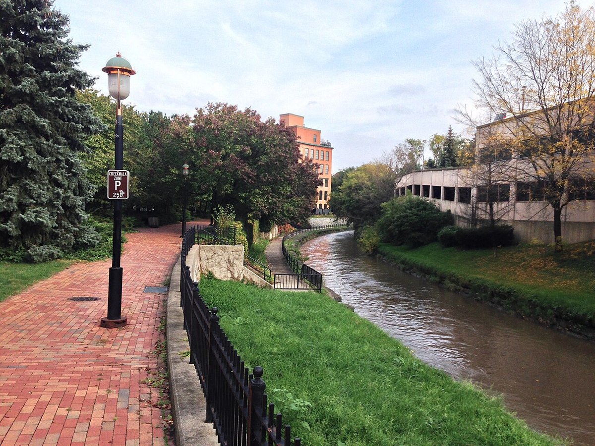 Franklin Square, NY - File:Onondaga Creekwalk Franklin Square.jpg - Wikimedia Commons
