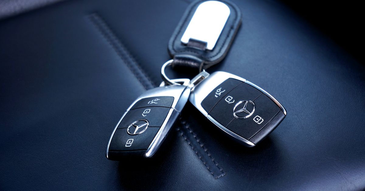 BMW car key fob — Garden City Locksmith Services