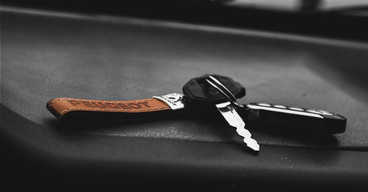 Chevrolet car key fob — Garden City Locksmith Services