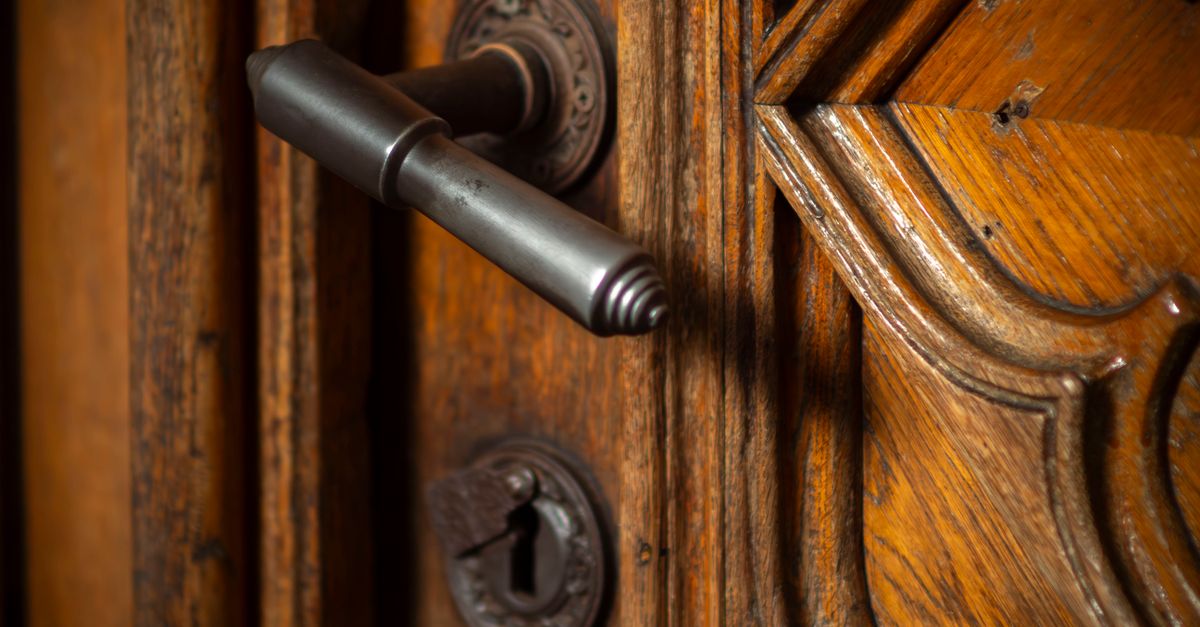 Door Knob Lock Replacement — Garden City Locksmith Services