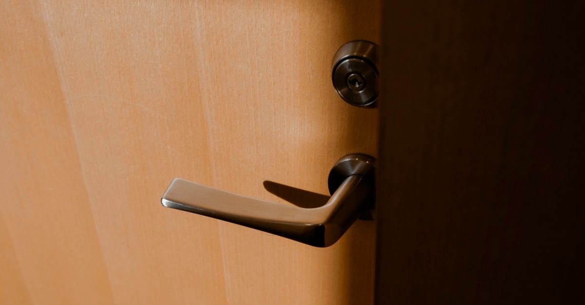 Emergency Locksmith Response for Commercial Door Knob Locks and Deadbolts — Garden City Locksmith Services