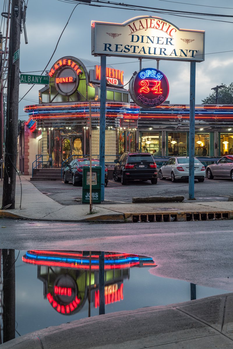 Westbury, NY - File:Majestic Diner, Westbury New York.jpg - Wikimedia Commons
